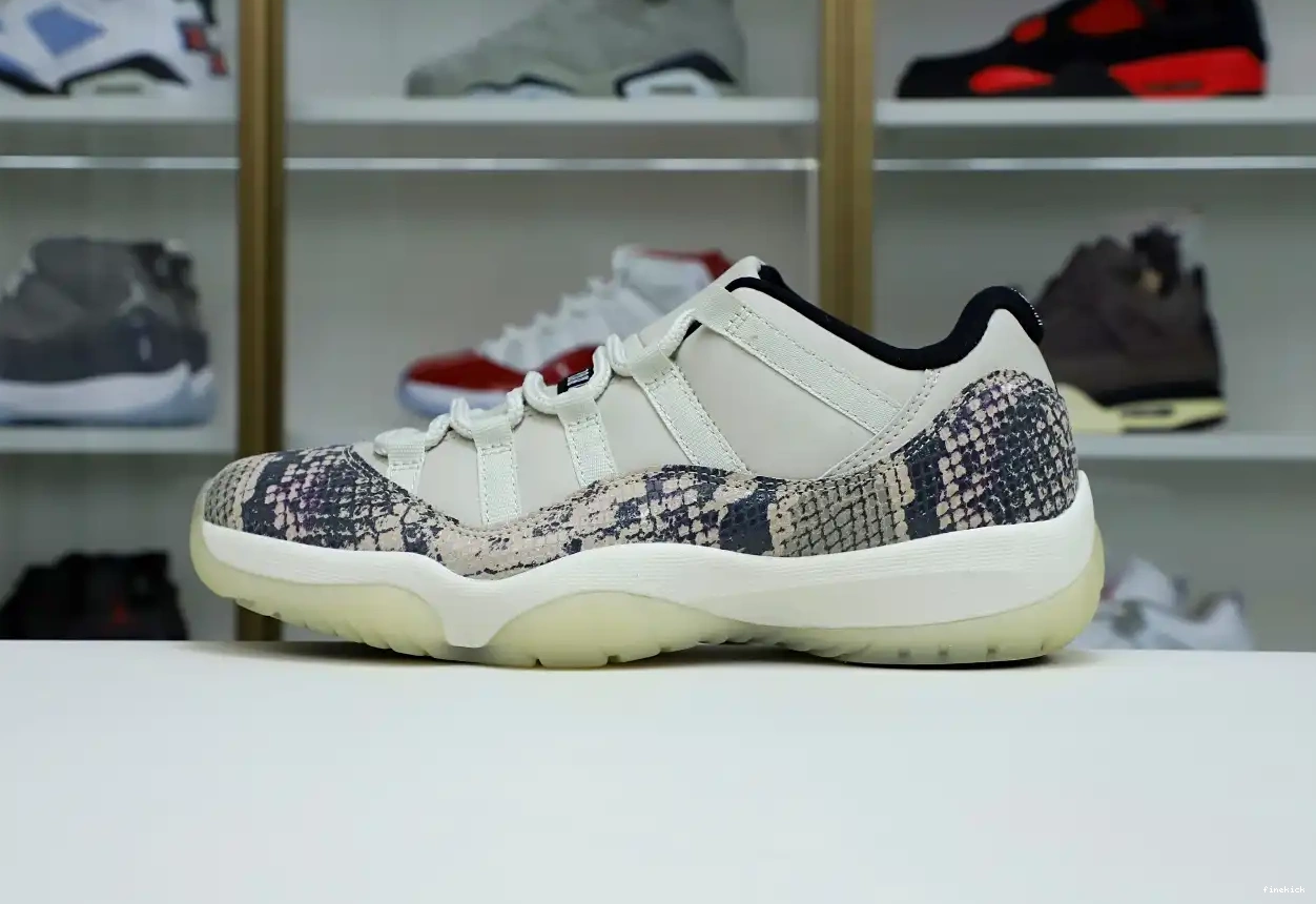 LIGHT BONE LOW SNAKESKIN 11 JORDAN AIR 0614